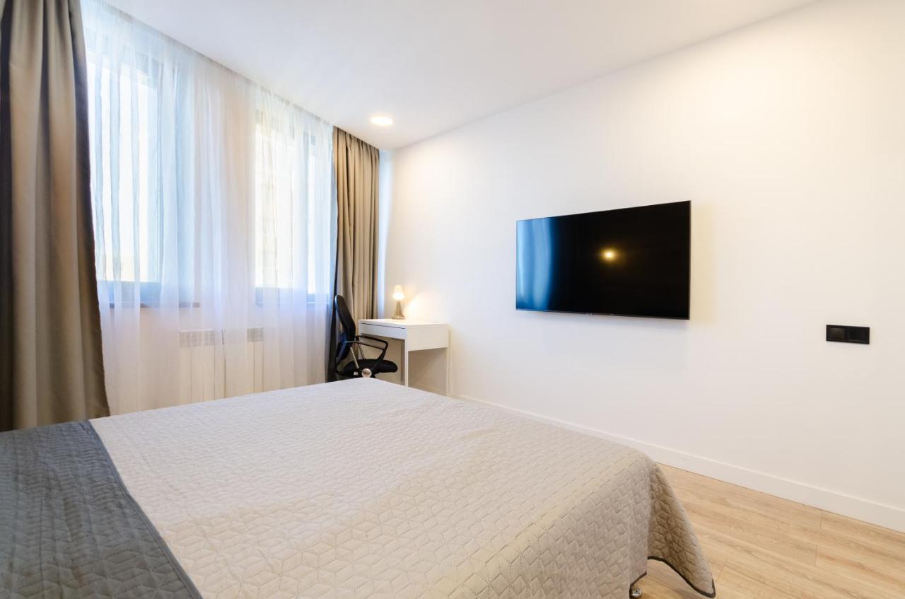 Petrovdom 190-199-216 In Spacious Apartments At Rc New York Concept House Kyiv Exterior photo